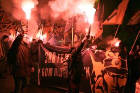 Факельное шествие в честь Героев Крут