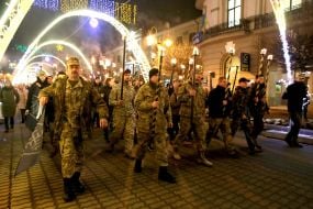 Факельное шествие в честь Героев Крут