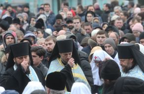 Clergymen hold prayer service