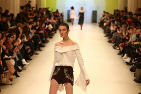 Показ колекції одягу від Ksenia Schnaider