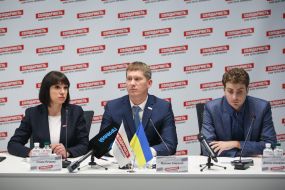 Tatyana Rychkova, Maxim Savrasov and Dmitry Belotserkovets