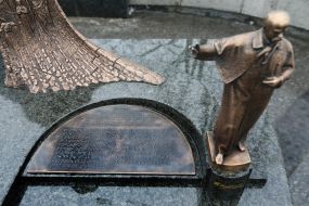 Mini-model of the monument to Taras Shevchenko for the blind