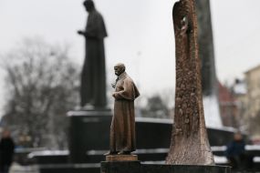 Mini-model of the monument to Taras Shevchenko for the blind