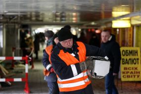Dismantling of stalls near the Maydan Nezalezhnosti metro station