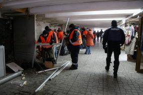 Dismantling of stalls near the Maydan Nezalezhnosti metro station
