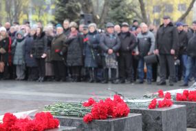 Покладання квітів до меморіалу загиблим воїнам в Афганістані