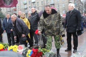 Покладання квітів до меморіалу загиблим воїнам в Афганістані