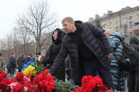 Покладання квітів до меморіалу загиблим воїнам в Афганістані