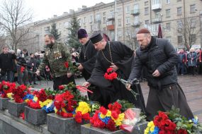 Покладання квітів до меморіалу загиблим воїнам в Афганістані