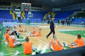 Hakim Salem and the Netherlands women's team