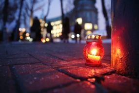 Lamp on the Alley of the Heroes of Heavenly Hundreds