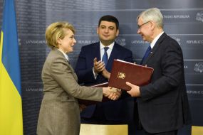 Lilia Grinevich, Vladimir Groisman, Maris Kucinskis