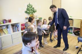 Vladimir Groysman visited the Ukrainian school