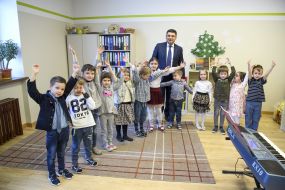 Vladimir Groysman visited the Ukrainian school