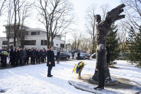 Vladimir Groisman put flowers on the monument to Taras Shevchenko