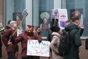Women's March "It's time to endure!"