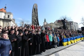 People sing the "Zapovit" Taras Shevchenko's song