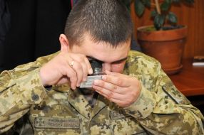 Training on identification of forged documents