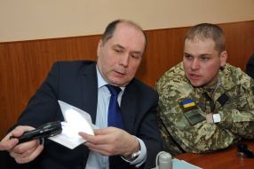 Training on identification of forged documents