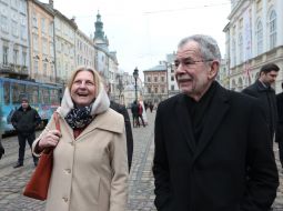 Karin Kneissl and Alexander van der Bellen