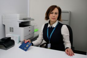 Worker of the Passport Center for Citizens' Services
