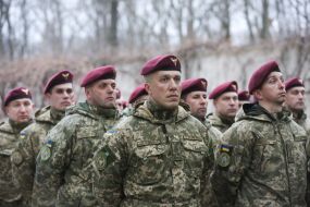 Петр Порошенко и военнослужащие