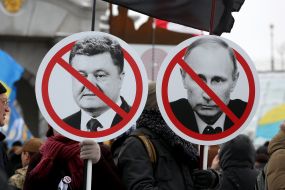 Portraits of Petr Poroshenko and Vladimir Putin