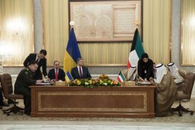 Петр Порошенко и Сабах Аль-Ахмад Аль-Джабер Ас-Сабах