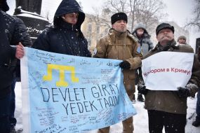 Віче проти виборів в Криму