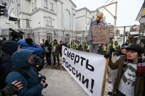 Чучело в виде Путина на виселице