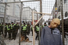 Чучело Путина на виселице