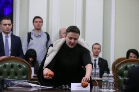 Nadezhda Savchenko with a grenade