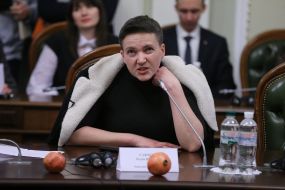 Nadezhda Savchenko with a grenade