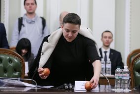 Nadezhda Savchenko with a grenade