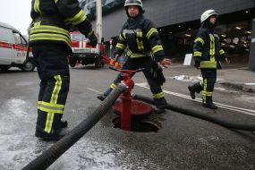 Rescuers near the shopping center "Ocean Plaza"