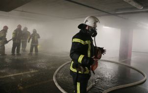 Fire extinguishing at the parking 