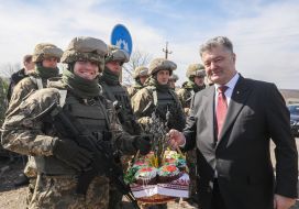 Petro Poroshenko and servicemen of the 79th Brigade