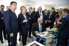 Vladimir Groisman, Lilia Grinevich, Stepan Kubiv