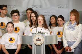 Брифинг депутатов и учеников Кловского лицея