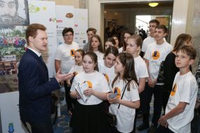 Дмитро Купіра та учні Кловського ліцею