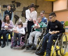 Workshop on painting Easter cakes