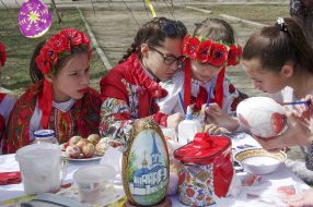 Master class on painted Easter eggs