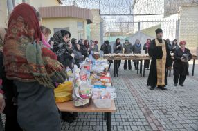 Consecration of Easter cakes in the Kachanovsk colony