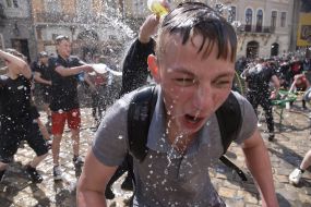 "Поливальный понедельник" во Львове
