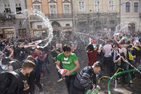 "Поливальный понедельник" во Львове