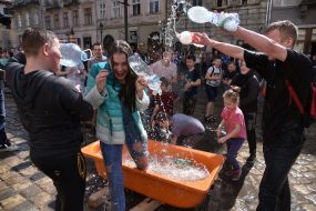 "Поливальный понедельник" во Львове