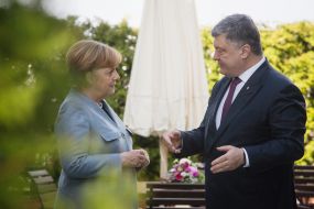 Petro Poroshenko, Angela Merkel