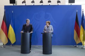 Petro Poroshenko, Angela Merkel