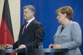 Petro Poroshenko, Angela Merkel