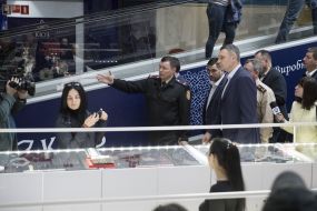 Vitali Klichko during the inspection of the shopping center "Magellan"